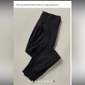 Athleta Venice Mid Rise Jogger Size Small Black